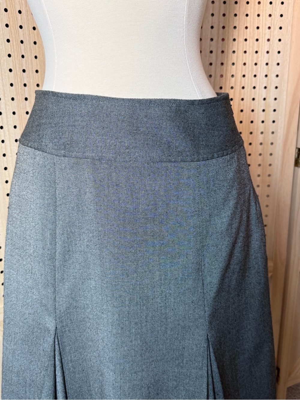Geoffrey Beene Sport Gray Stretch Pleated A Line Skirt Size 6 Career Preppy - Picture 4 of 10